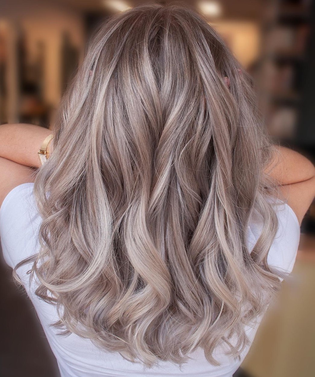 Gorgeous Beige Blonde Curled Hairstyle